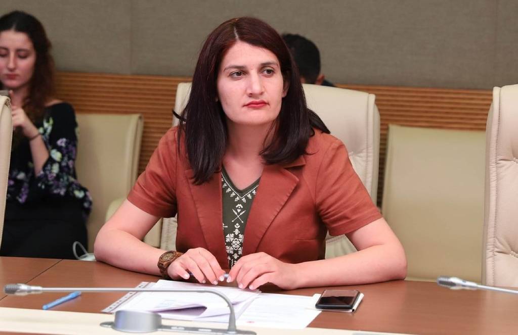 Τουρκία: Δικαστήριο διέταξε την προφυλάκιση της Σεμρά Γκιουζέλ, που είναι  βουλευτής του Λαϊκού Δημοκρατικού Κόμματος (HDP) με κατηγορία συμμετοχής σε τρομοκρατική  οργάνωση – Μαλεβιζιώτης