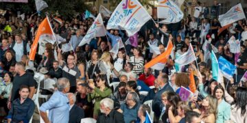 «Συνεργασία Ευθύνης»: Αέρας νίκης από το πλήθος και τον παλμό για το Δημήτρη Πιτσικάκη