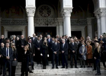 Το «ύστατο χαίρε» στην Ελένη Γλύκατζη-Αρβελέρ στον Βύρωνα – Επικήδειοι από Μητσοτάκη και Τασούλα στη Μητρόπολη Αθηνών (video)